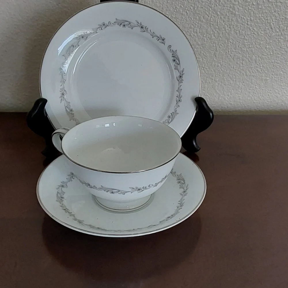 Noritake‎ Crestmont White Dinnerware Trio with Silver Leaf Motif- Replacemet PC